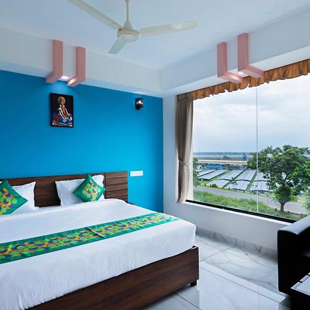 Treebo Airsuite Airport Hotel Kochi Extérieur photo